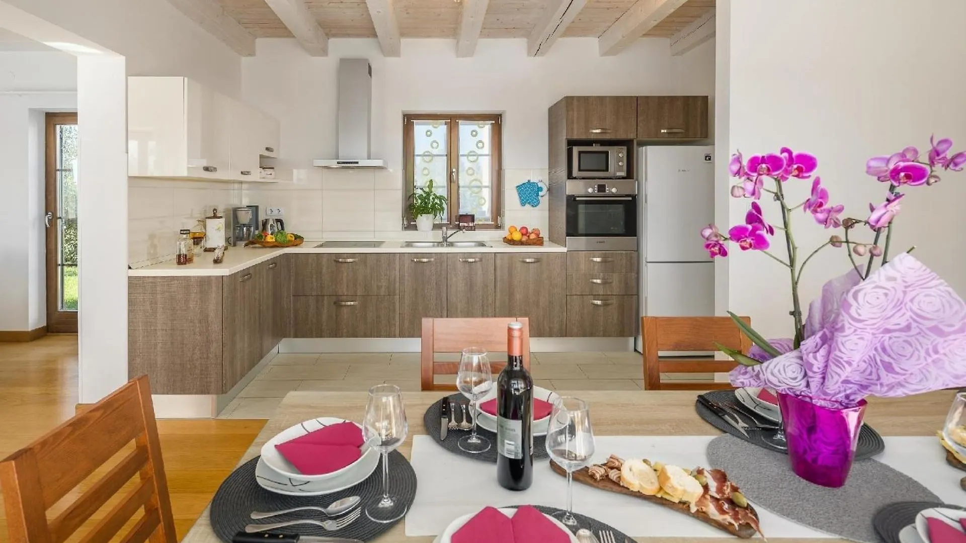 Ferienhaus Mit Privatpool Fuer 10 Personen Ca 310 Qm In Barban, Istrien Bucht Von Rasa 0*, Barban