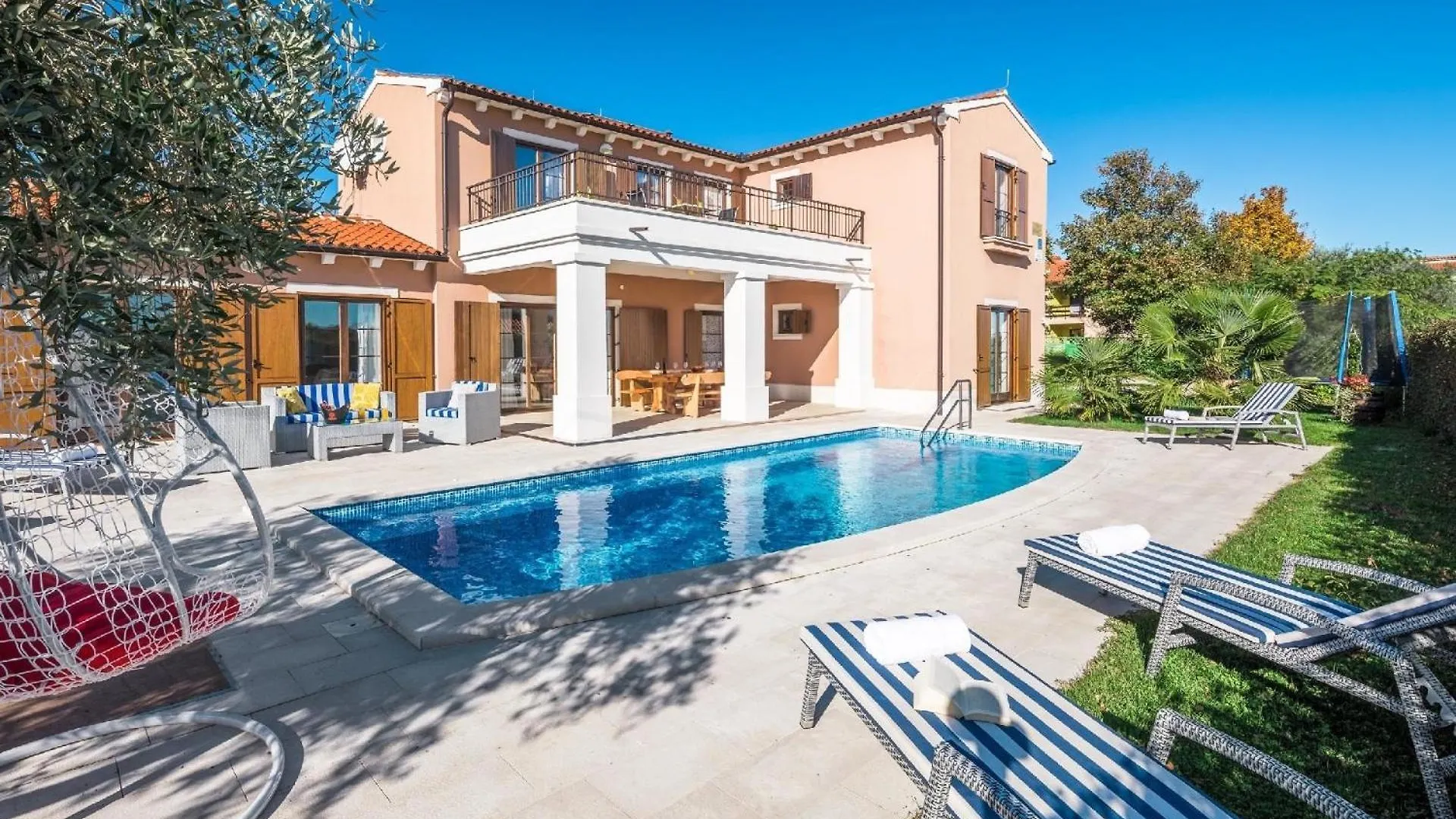 Ferienhaus Mit Privatpool Fuer 10 Personen Ca 310 Qm In Barban, Istrien Bucht Von Rasa 0*, Barban